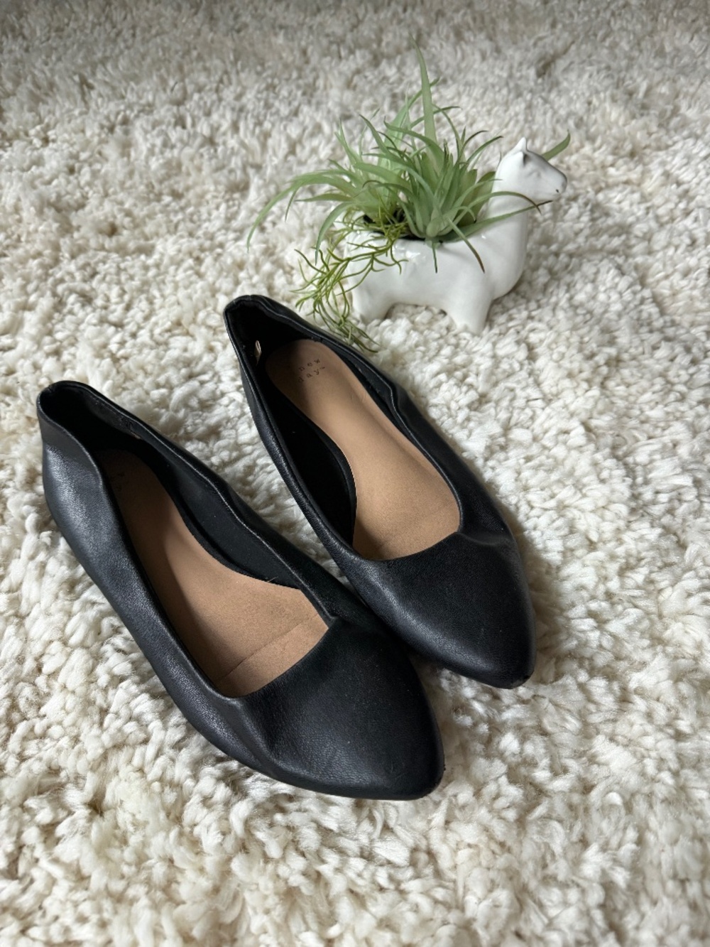 a new day Black Pointed-Toe Slip-On easy-going minimalist, simple cute Flats bla